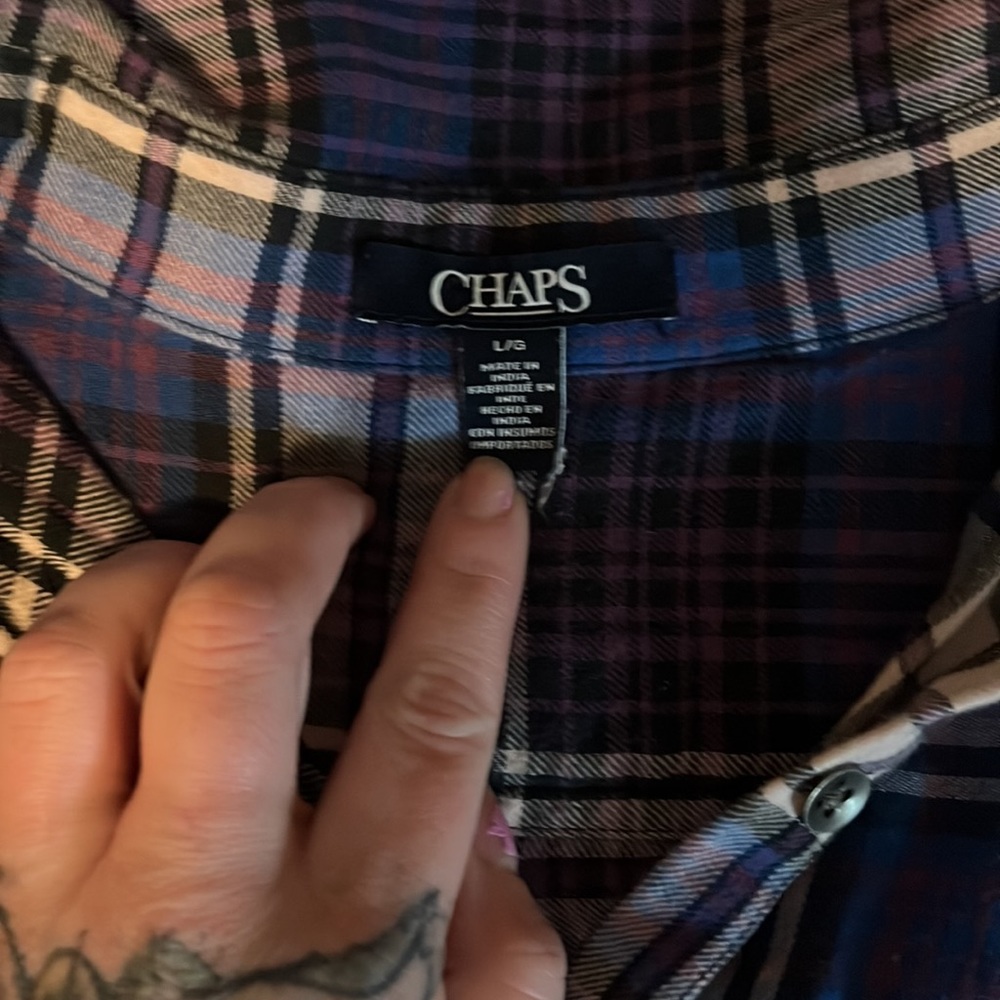 Chaps 3/4 button down - Picture 2 of 7